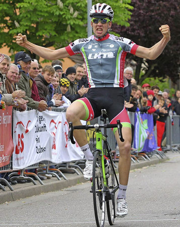 Jonas Koch vence a primeira etapa do Tour de l'Avenir após  levar uma fuga solitária de 130 km foto: Keller