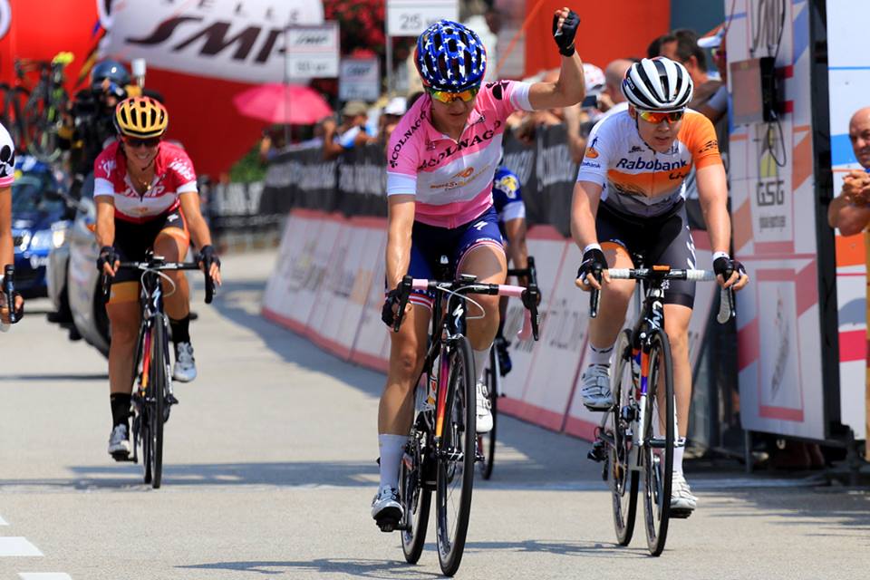 Megan Guarnier comemora o título na úlçtima etapa do Giro Rosa - 